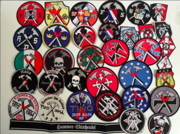 Unvollständige Sammlung diverser Patches der verschiedenen Hammerskin-Chapter in Europa und den USA.