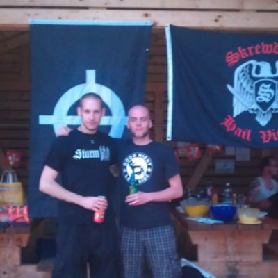 Die Busenkumpels Manuel Walker (l.) und Jonas Schneeberger (r.) an einem "Nationalen Grillabend" in Niederried 2012.